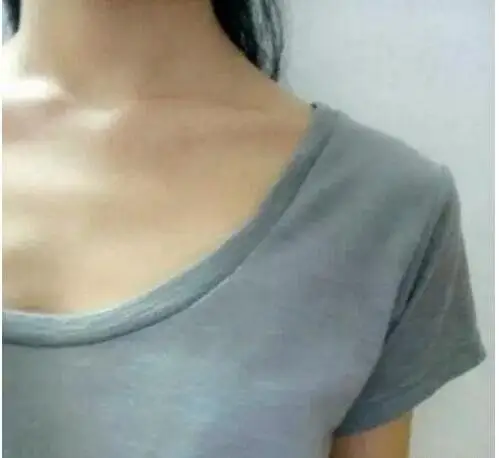 新浪微博平胸大赛 冠军妹子比男人的胸还平图片欣赏(2)