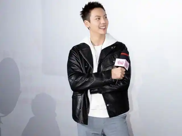 华晨宇平头照曝光帅出了新高度你喜欢平头的男生吗