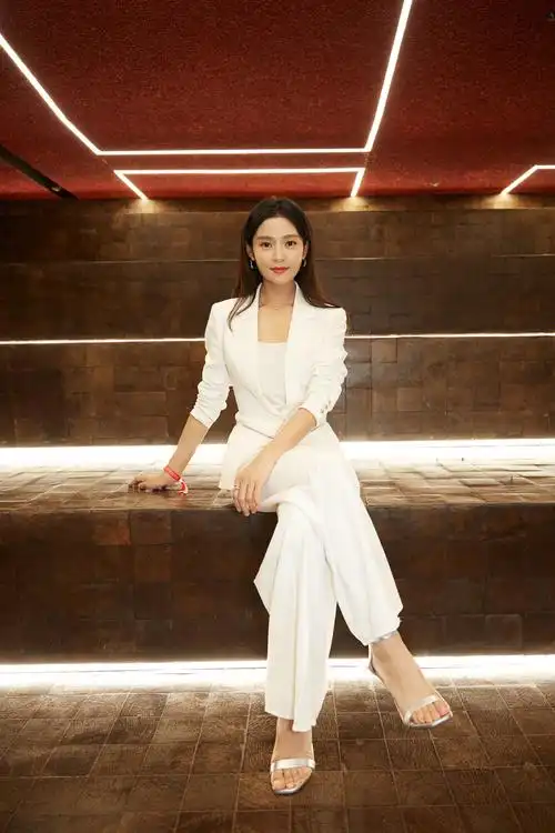 王媛可清秀活动写真图片