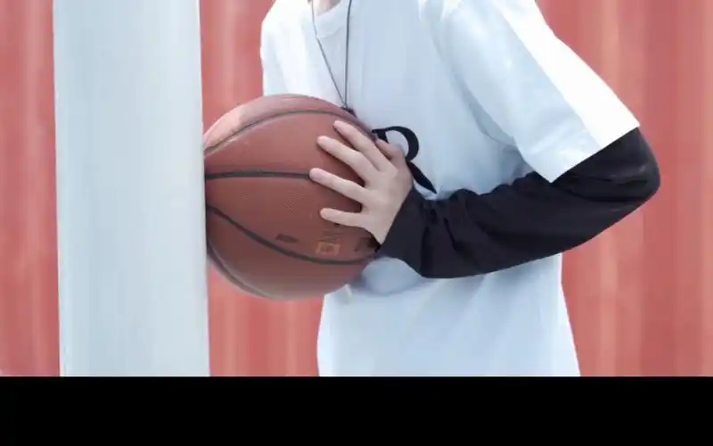 王俊凯|嘿 和我一起打篮球吗?