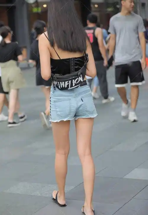 原创低腰牛仔短裤如何搭配和选择分享穿搭小经验提升你的衣品