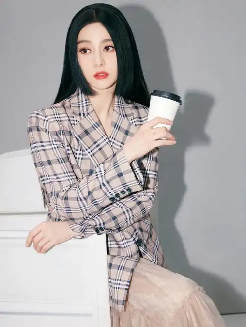 uti范冰冰格调奶咖75工作茶歇张弛有度