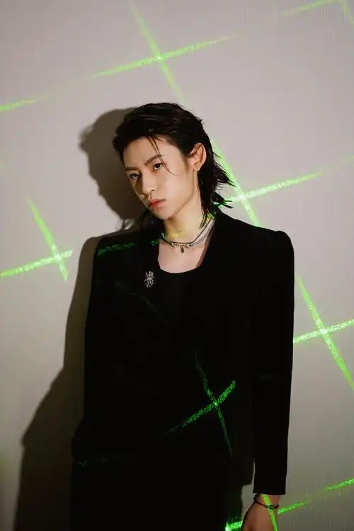 小鬼王琳凯zeesea滋色品牌代言人##小鬼直播