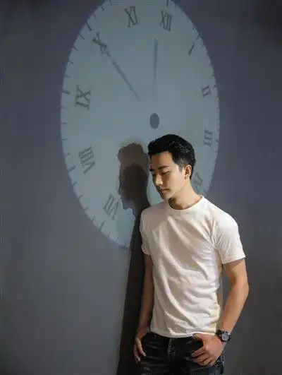 黄轩:不快乐的童年造就了不一样的他