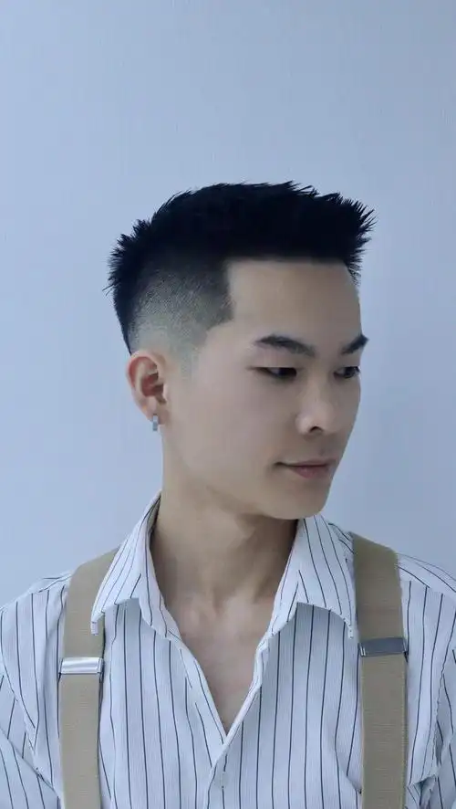 「新田360广场·绿地新都会店」#清爽男士短发发型推荐 #男生短发