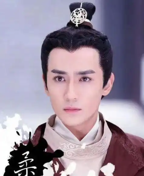 看了朱一龙刚出道的照片,终于知道为啥他当时能一己之力抗韩流了