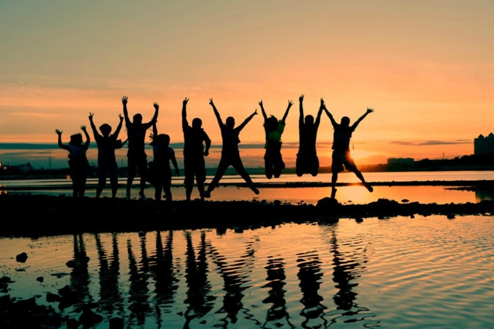 轻阅读|肆意青春,友谊永不落幕!