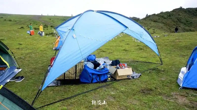 再把小灯泡挂在帐篷外是不是一下子小清新