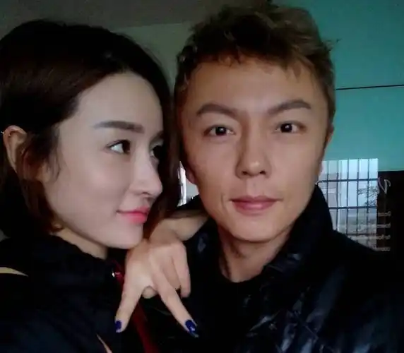 付出的人,孩子出生后,她一边工作一边带娃,也基本没有让谢苗操过心