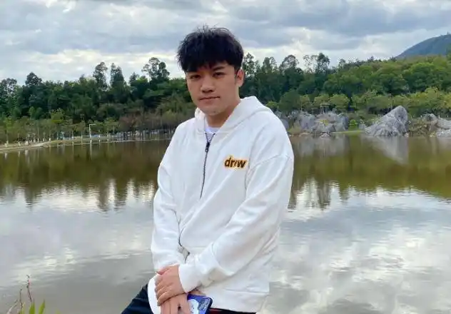 童星小雨长大了,25岁近照曝光,减肥成功后帅得不敢认了_尤浩然_因为