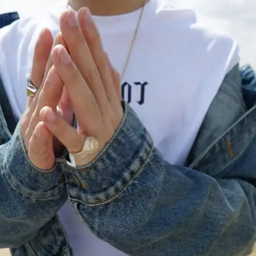 吉克隽逸带我到山顶halo就是从这两首歌爱上吉克隽逸的