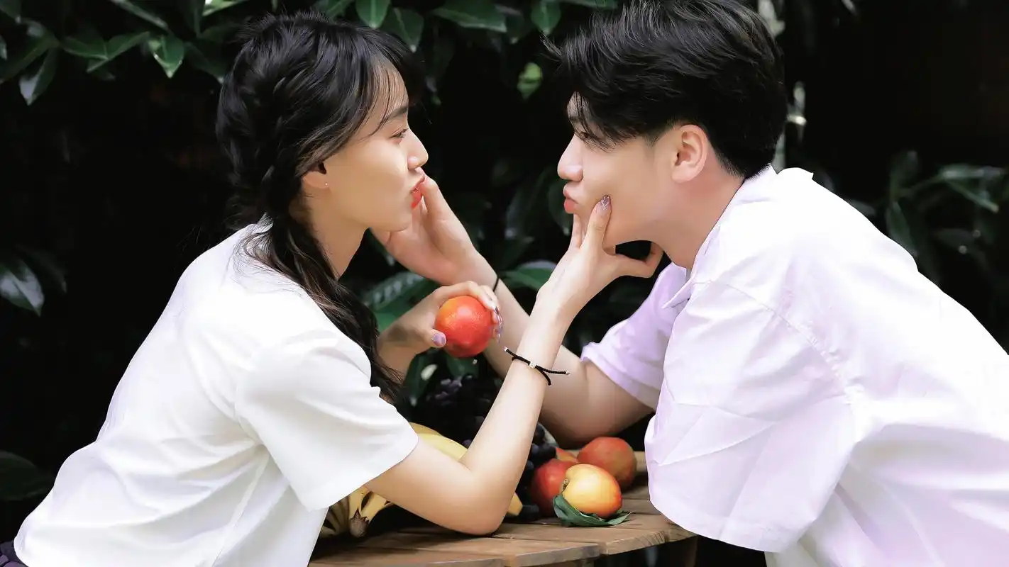 抖音很火的七夕情侣,情人节-回车桌面