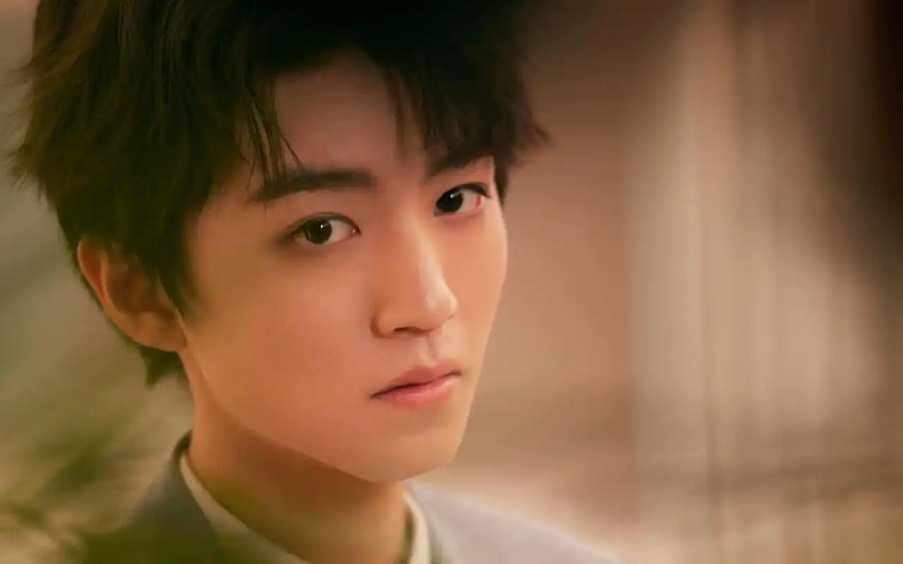 王俊凯清爽帅气写真桌面壁纸