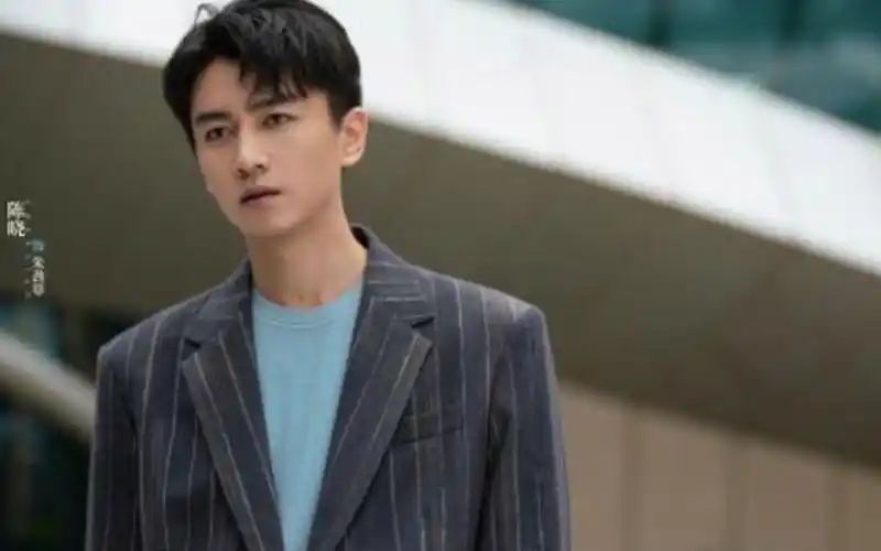 电视剧《小日子》花絮:陈晓片场化身跑酷达人上下楼梯奔跑