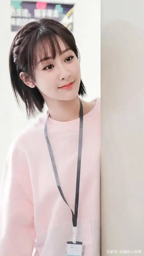 杨紫的长短发造型来咯:霸气干练,软萌可爱,你喜欢哪一款