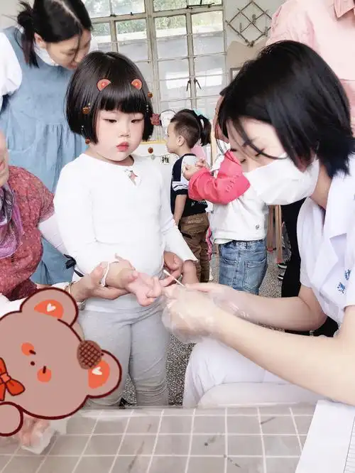 我是个勇敢的女孩子,体检的时候我没有哭喔