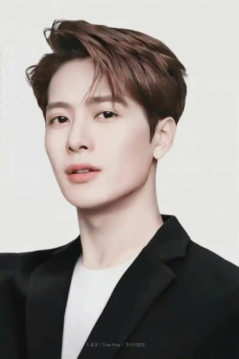 王嘉尔证件照.回复 @翻斗花园牛爷爷的评论 嘉尔的证件照来了 - 抖音