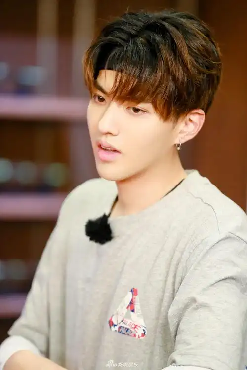 吴亦凡呆萌可爱魅力满分