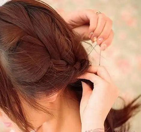 女生花苞头发型扎法图解女生浪漫编发花苞头扎发教程图