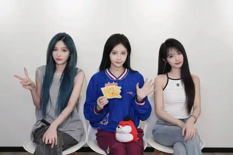 大明星|snh48袁一琦宋昕冉分享突破和成长 王奕回应泪崩_娱乐_舞台