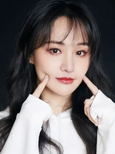 郑爽面目饱满了少女感就来了