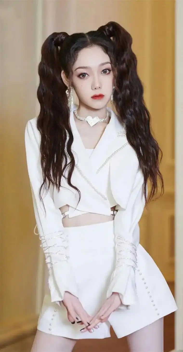 这该死的魅力 #神仙颜值 硬糖少女303 - 抖音