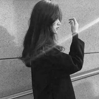 伤感黑白女 - 女生头像 - 潮人个性网