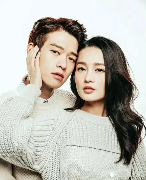 虽然出道多年,但是李沁除了跟杨洋被传有过恋情外,很多时候被曝的恋爱