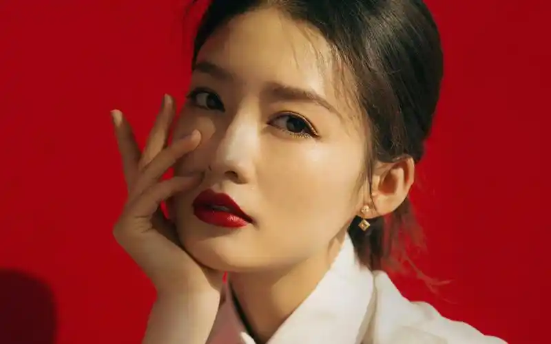 李沁79迷人高清桌面壁纸写真