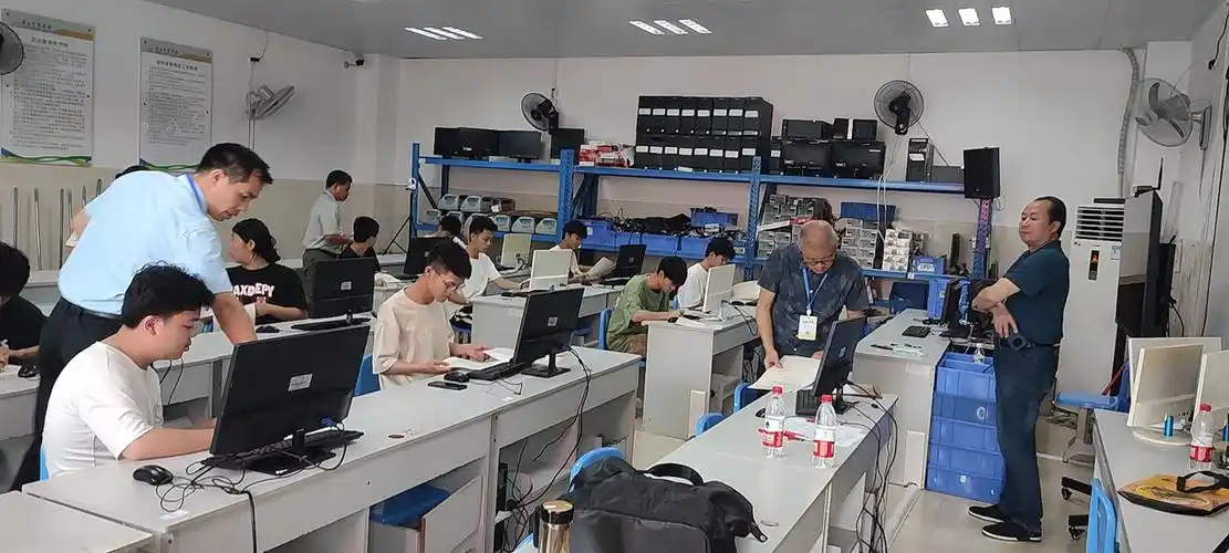 型人才成长广西柳州商业技工学校开展职业技能等级认定工作机电工程篇