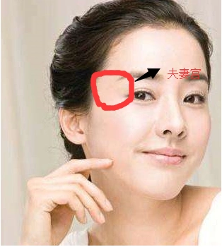 此面相的女人桃花多易出轨很难只对一个人专一