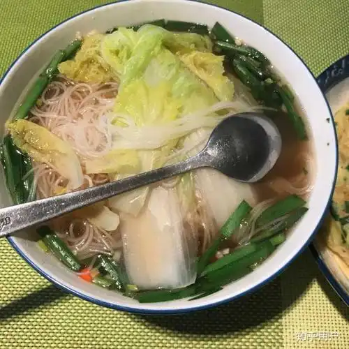 自己一个人吃饭,你会做什么?