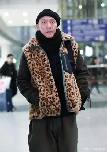 43岁张震罕见现身,面容憔悴身材暴瘦,让人难以辨认