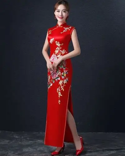 不一样的新娘要穿不同的红旗袍,展现的是女性不一样的魅力.