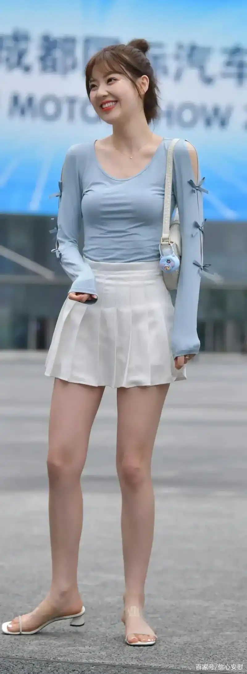 街拍大长腿小姐姐