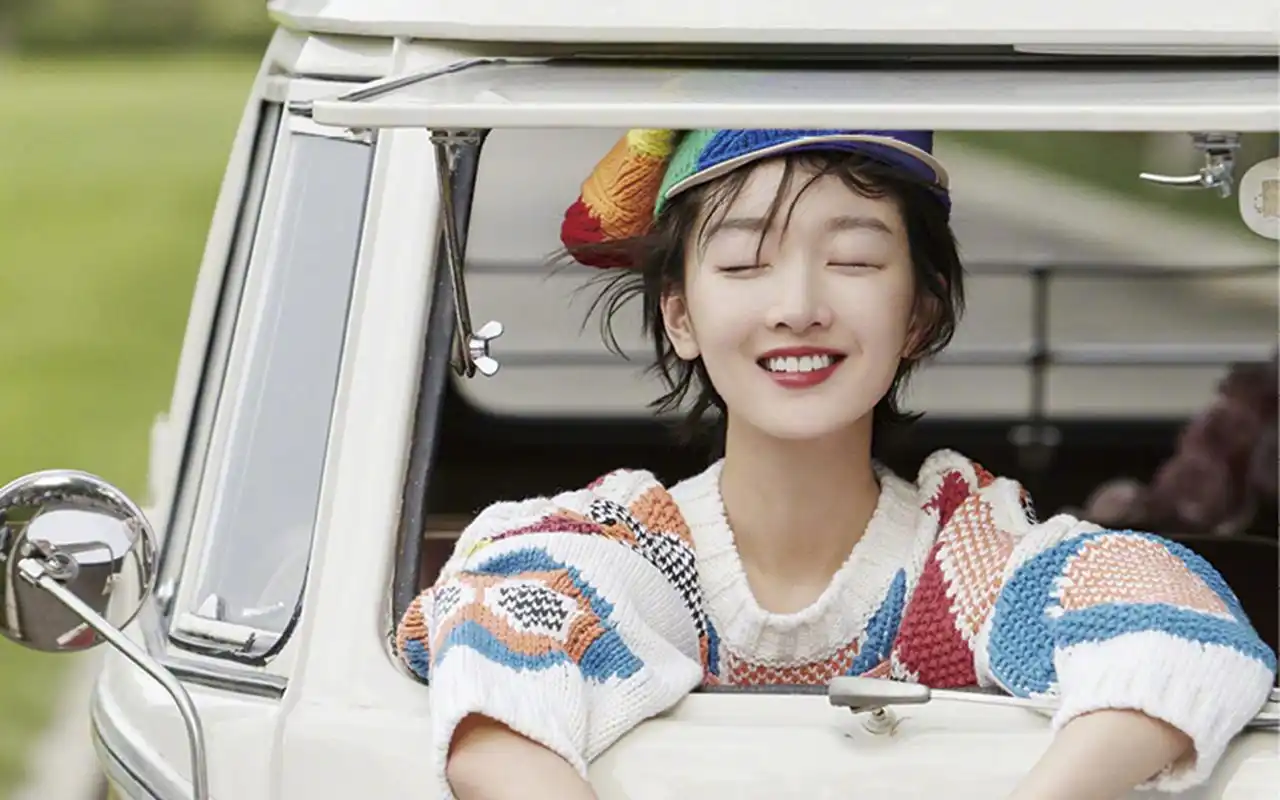 周冬雨时尚写真高清桌面壁纸