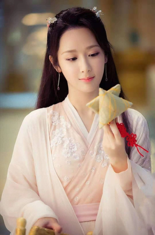 杨紫古装扮相剧照另一神态