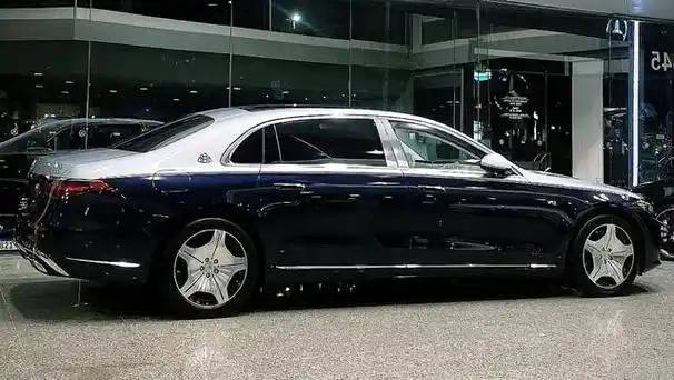 最近迈巴赫s680非常的火,还有网友说:"不是你身份不显赫,只因你没开