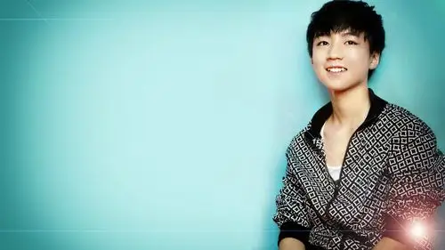 清新帅气王俊凯壁纸_带来清新气息王俊凯