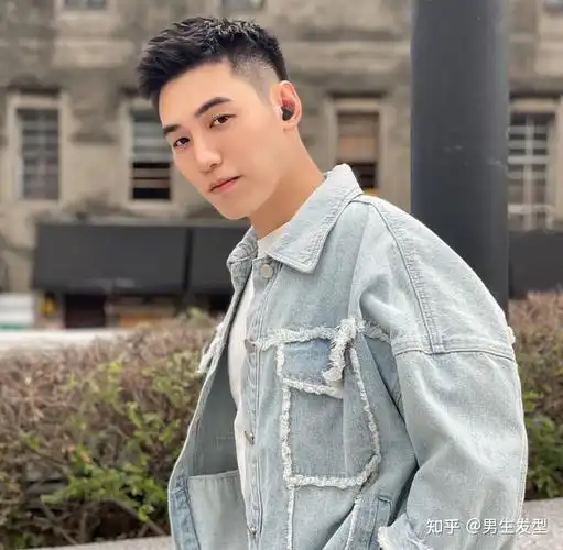 男生留过耳发型太热了不如剪这几款清爽造型干净又帅气