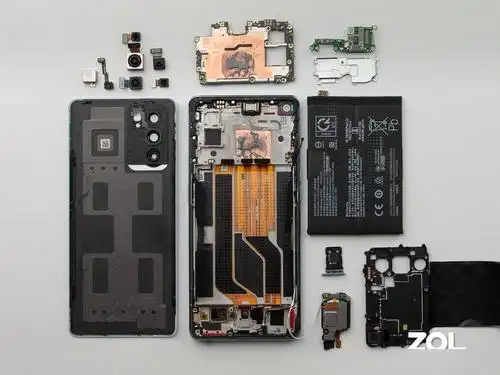 虽然大部分人看不到,但是手机内部空间利用的能力也是手机厂商需要