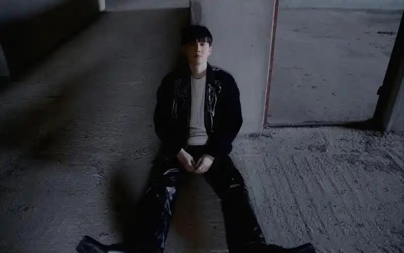 suho金俊勉solo2greysuit最新预告