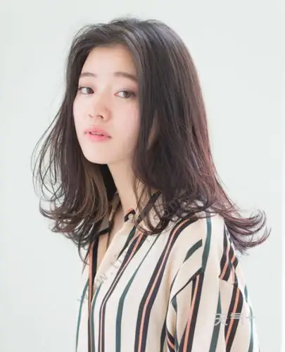 中长发剪什么刘海好看 日系中长发发型推荐
