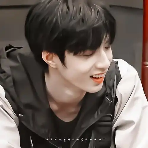 刘耀文°这位特种兵笑起来好可爱