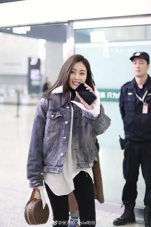 机场照,巧笑嫣然,甜美动人,温暖寒冬|张天爱|嫣然|机场_新浪新闻