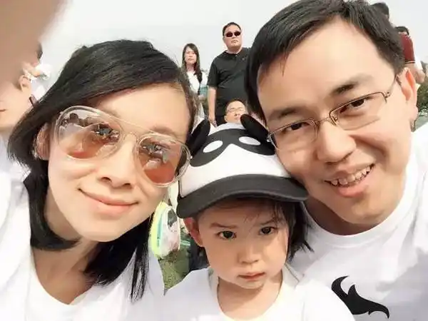 袁鸣自曝怀孕生子纯属意外…上海那么多主持人都有孩子啦,侬晓得伐?