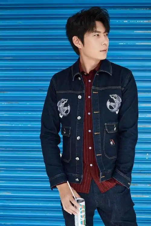 艾伦戏外乖巧模样没电影搞怪187cm穿盐系男友风一点不傻