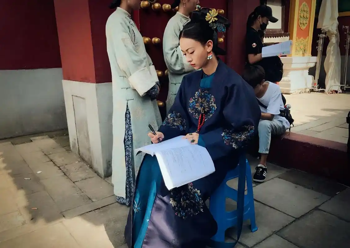 《皓镧传》吴谨言被批没演技,出道9年资源很多进步却很小