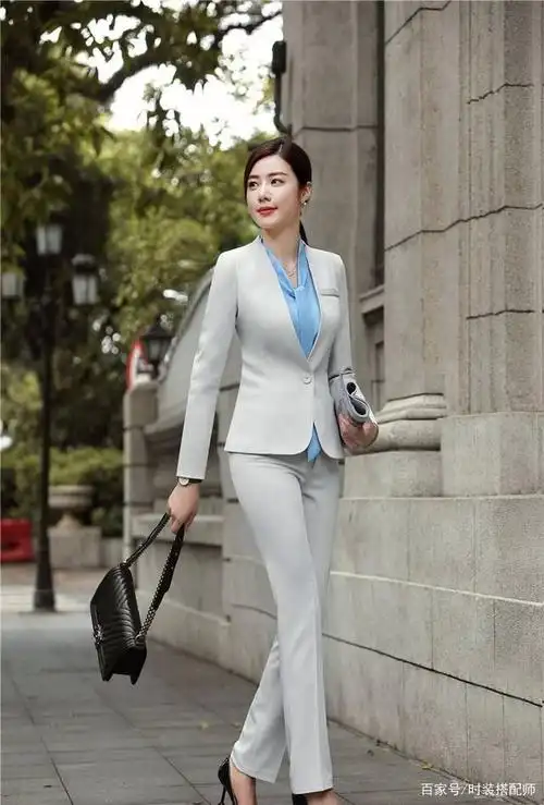街拍:女生穿上西装一样时尚帅气,一点不输男生!
