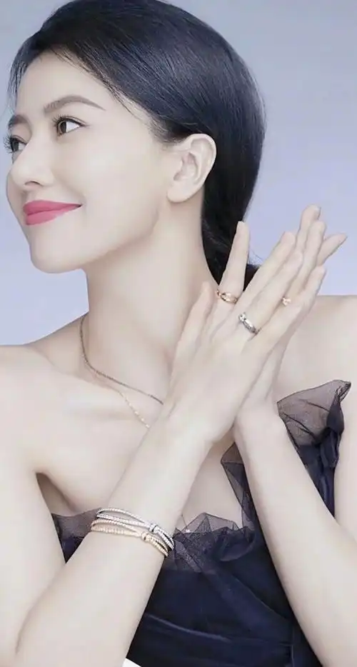 高圆圆高清冷艳美照,娇媚可人!__财经头条